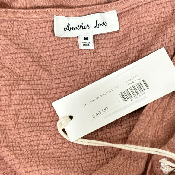 Another love Ruched Top NWT - Picture 4 of 4